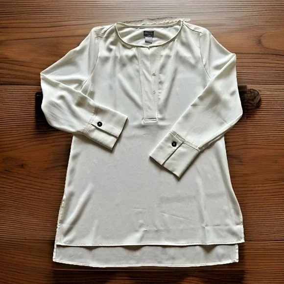 Chico's Off White Tunic Top Long Sleeve‎ Blouse Button Detail - Picture 2 of 10